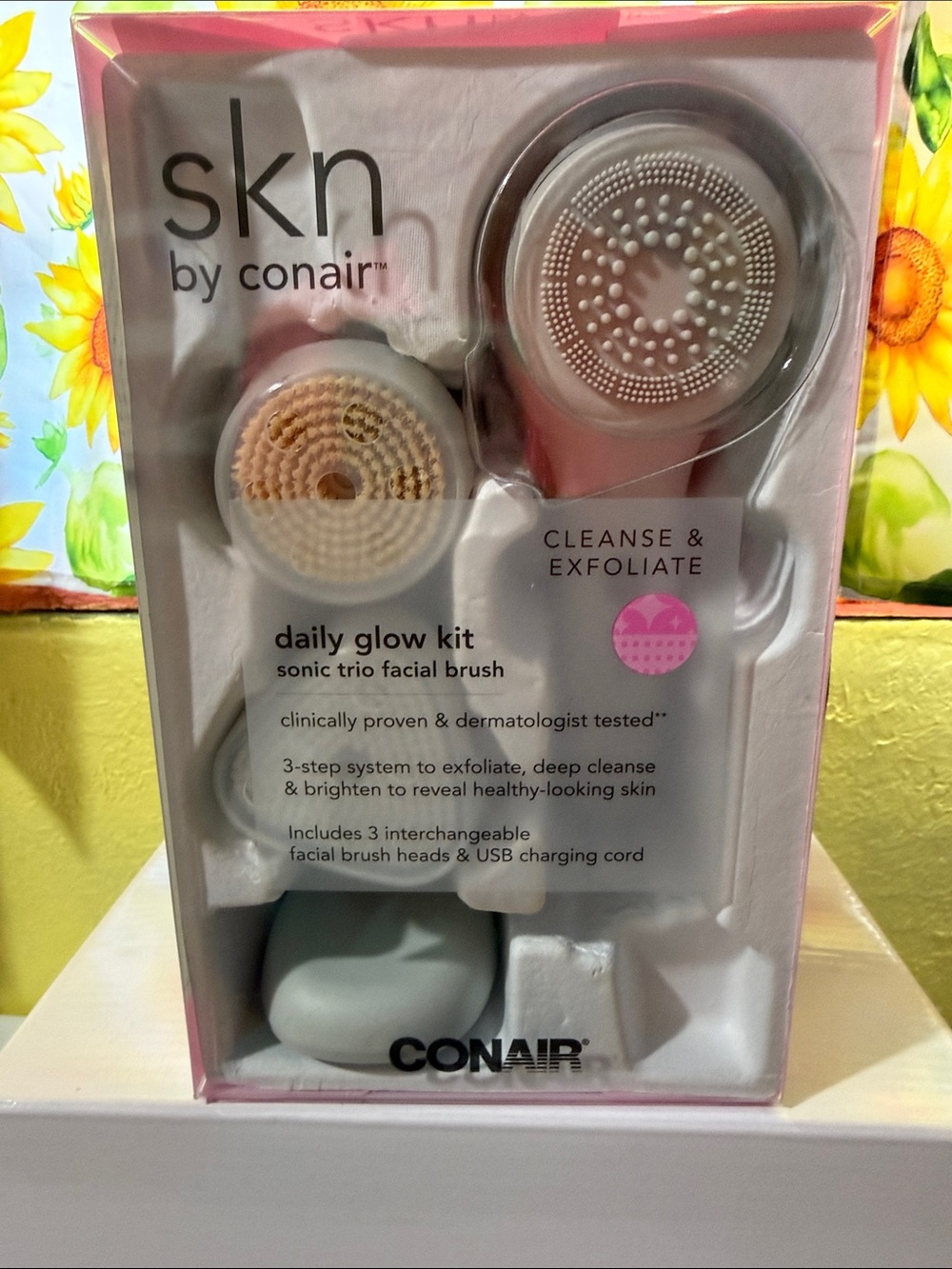 skn by conair Kids Sonic Trio Facial Brush - Pink & White